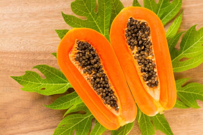beneficios de las hojas de papaya