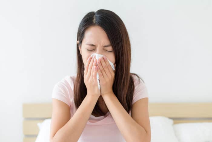 El impacto del estrés severo en las alergias.