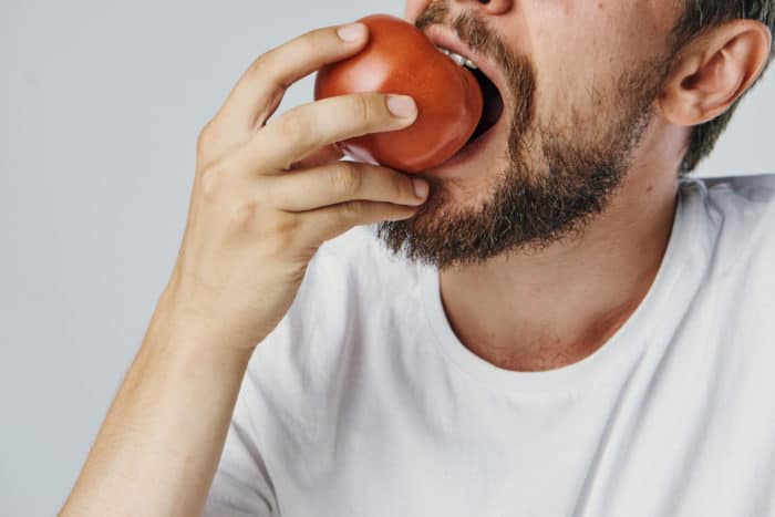 Los beneficios del tomate como medicamento para la vitalidad masculina.