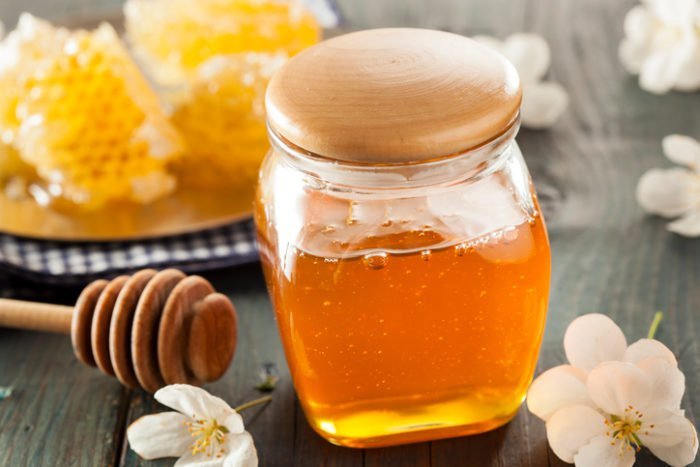 los beneficios de la miel cruda