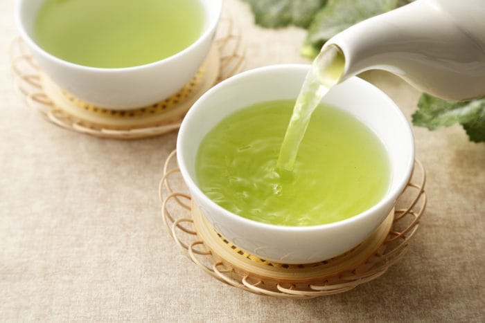Los beneficios de beber té verde.
