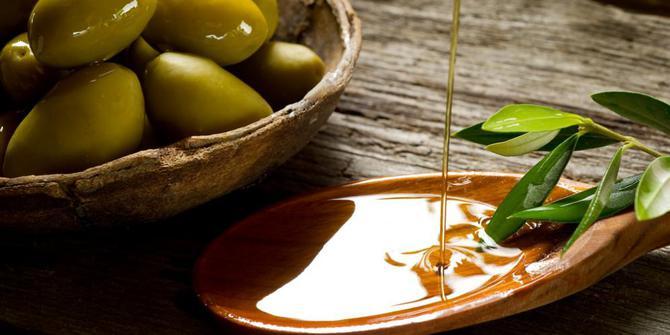 Los beneficios del aceite de oliva, el aceite de oliva para la cara, la eficacia del aceite de oliva, la eficacia del aceite de oliva, los beneficios del aceite de oliva para la cara, los beneficios del aceite de oliva para el cabello.