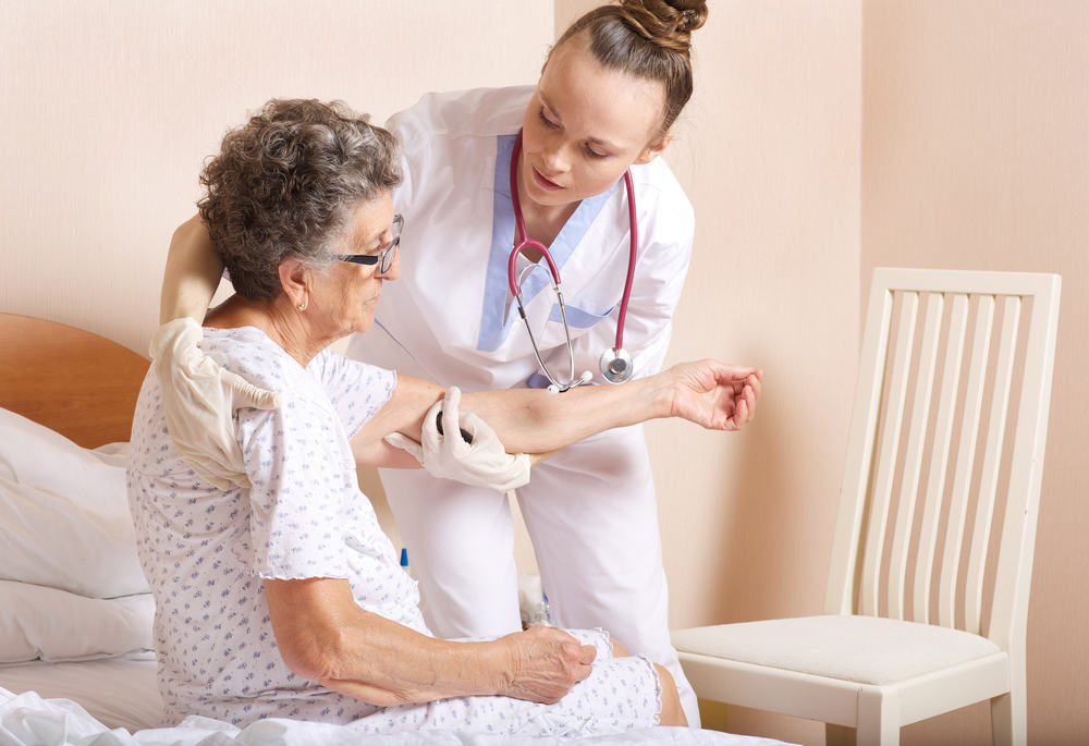 persuadir a los padres a utilizar enfermeras de edad avanzada