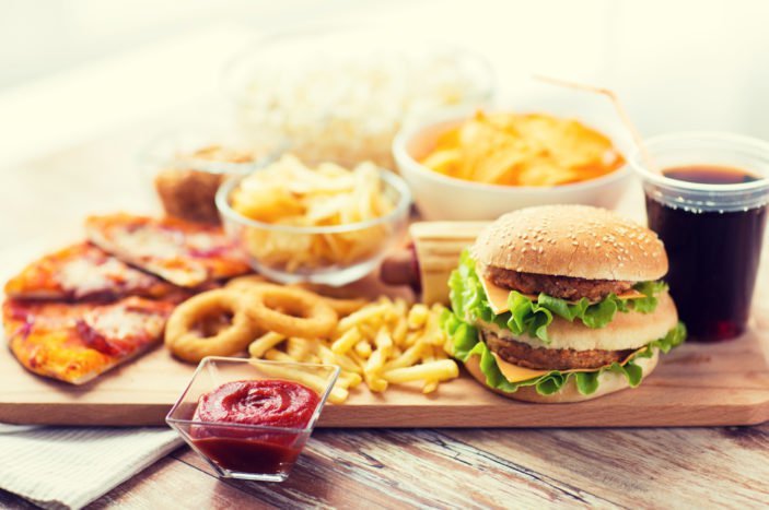 Los alimentos que provocan presión arterial alta aumentan la presión arterial.