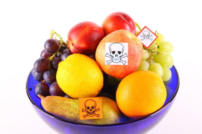 La fruta contiene altos pesticidas.