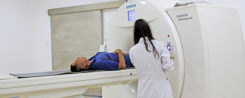 ¿Cómo funciona la radioterapia para el cáncer de colon?