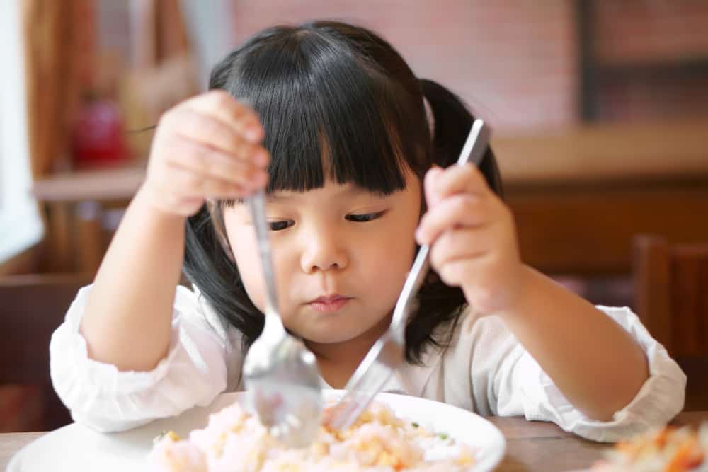 niños con dieta baja en carbohidratos